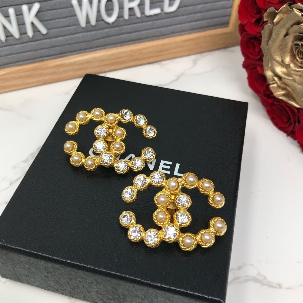 SOLD Chanel 1992 vintage Pearl Rhinestones CC Jumbo Clip On Earrings